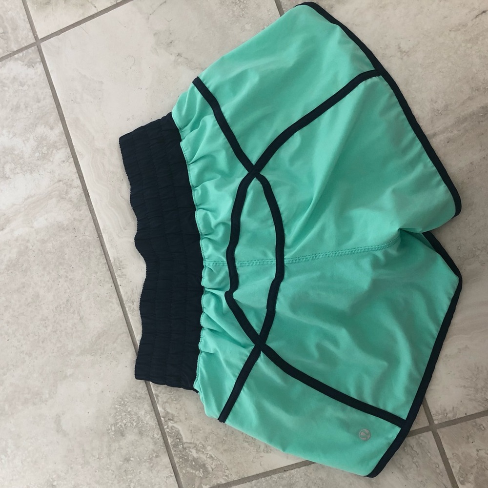 Lululemon Size 8 Tracker Green Short